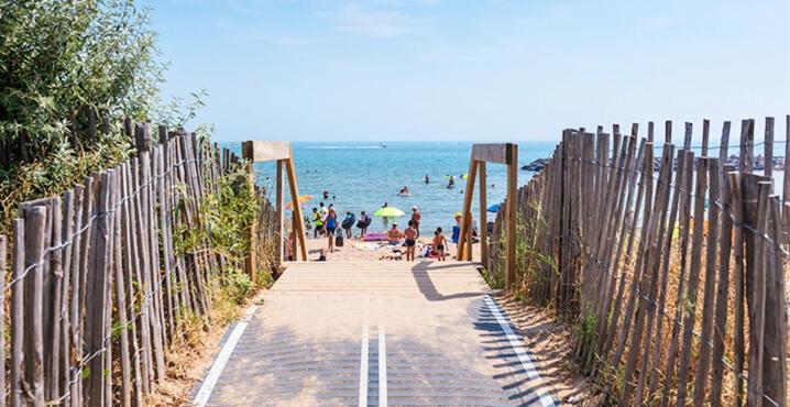 Camping Carabasse Vias Plage. Exteriör bild